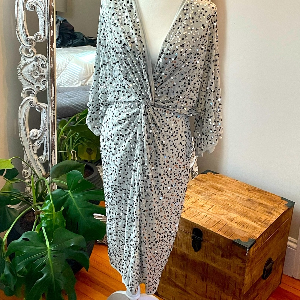 NWT- ASOS dress! Gorgeous. All eyes on you when you enter the room! Size 4!